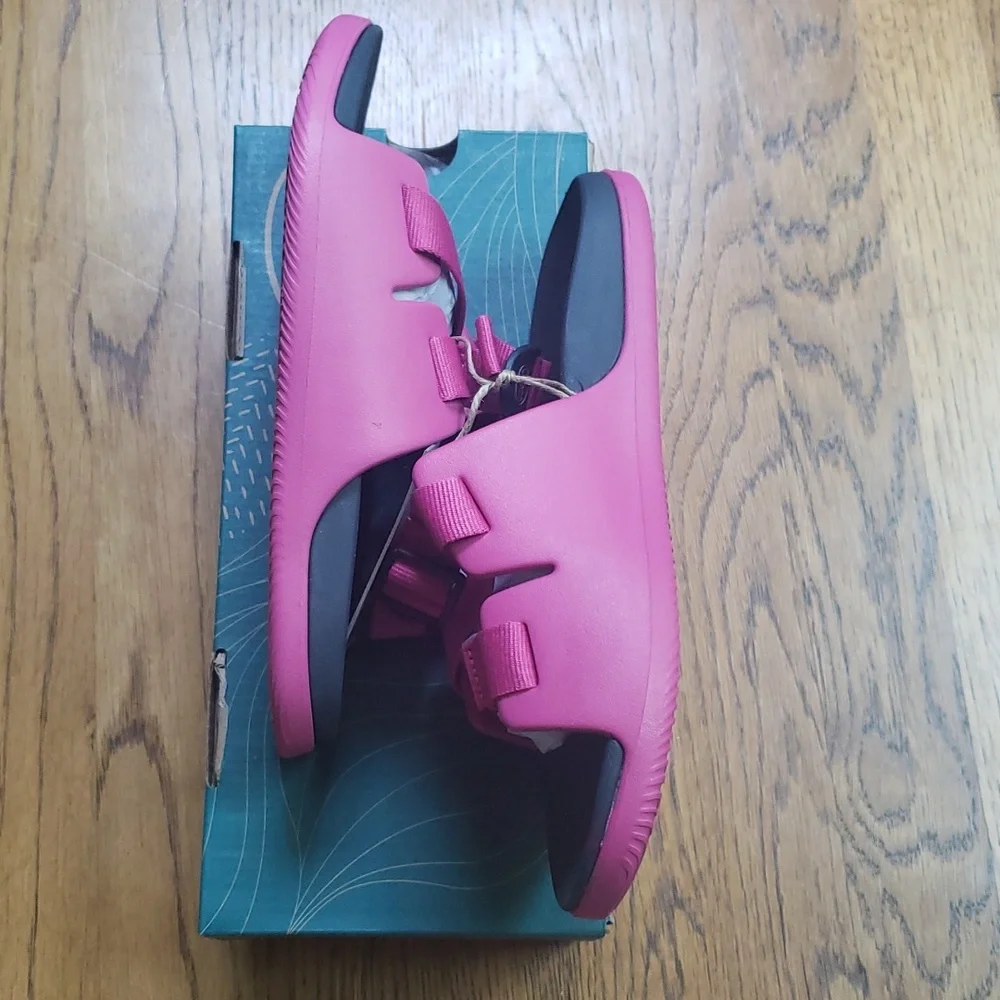 NIB Chaco Chillos Slide Sandal In Magenta Kids Size 5